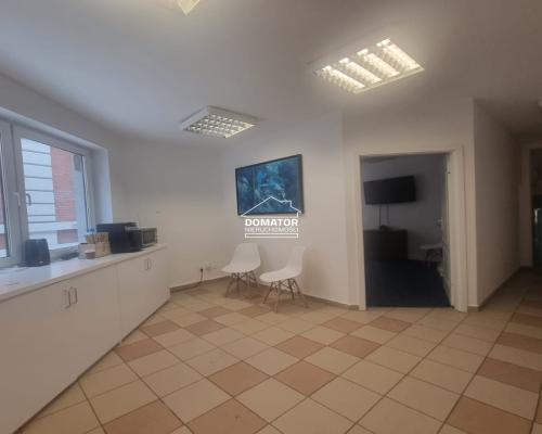 Atrakcyjny lokal biurowy przy ulicy Długiej, 94m2