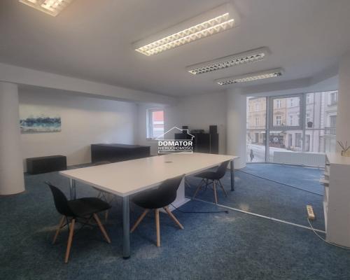 Atrakcyjny lokal biurowy przy ulicy Długiej, 94m2