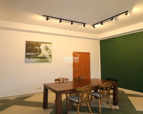 Przedstawiam Państwu Lokal z witrynami położony w bardzo atrakcyjnej lokalizacji w centrum Osielska.    Powierzchnia 70 m2( z