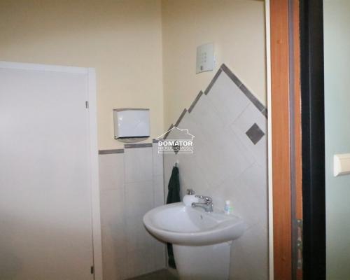 Przedstawiam Państwu Lokal z witrynami położony w bardzo atrakcyjnej lokalizacji w centrum Osielska.    Powierzchnia 70 m2( z