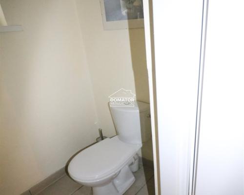 Przedstawiam Państwu Lokal z witrynami położony w bardzo atrakcyjnej lokalizacji w centrum Osielska.    Powierzchnia 70 m2( z