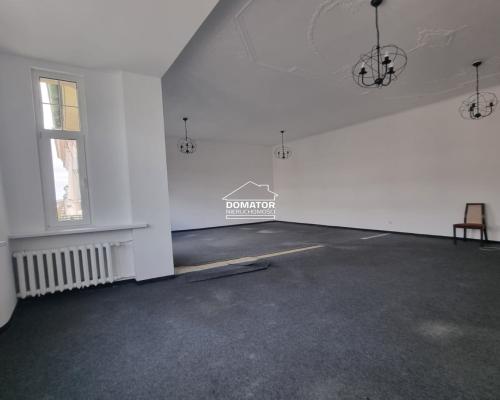 Lokale usługowe , ścisłe centrum .