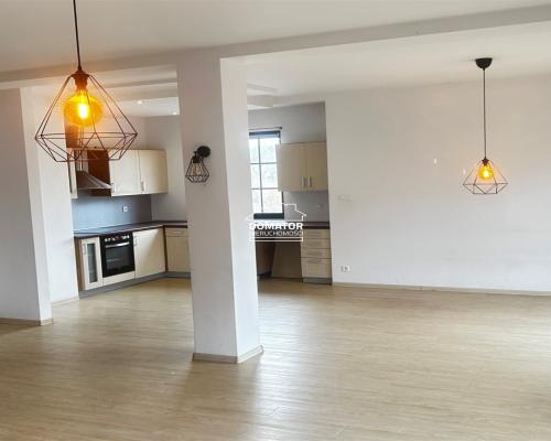 Zapraszamy do zapoznania się z ofertą sprzedaży przestronnego mieszkania o powierzchni 90,4 m², położonego w malowniczej m