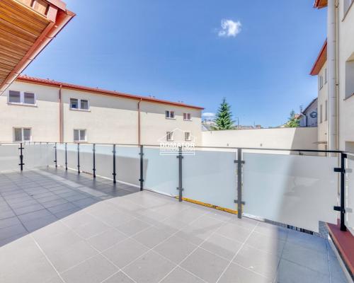 Kawalerka z antresolą i tarasem – Osiedle Harmonia