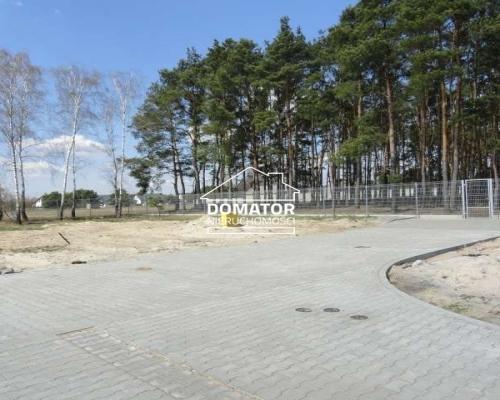 Na sprzedaż działka budowlana o powierzchni 754 m2 w Zielonce, gmina Białe Błota. Działka w kształcie prostokąta, położona prz