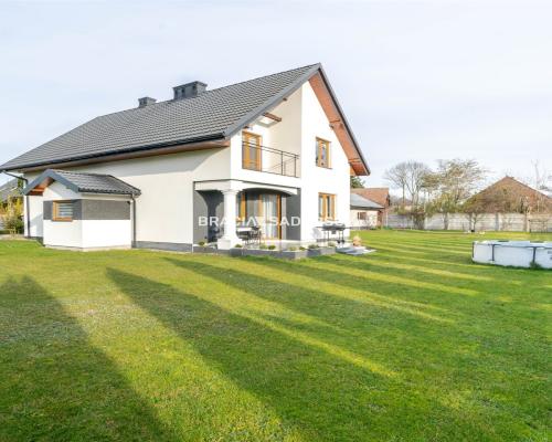 Dom jednorodzinny 138 m² – piękna działka 18 a