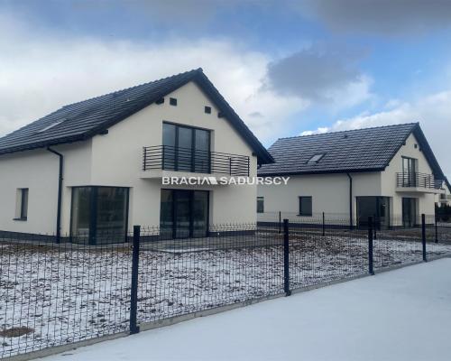 Kameralne osiedle domów w Liszkach!