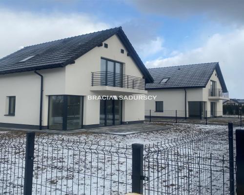 Kameralne osiedle domów w Liszkach!