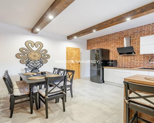 ATRAKCYJNY DOM w GÓRACH                       NIEDZICA  blisko Jeziora Czorsztyńskiego u podnóża TATR     Proponujemy do sp