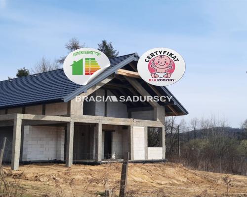 Dom z garażem i pięknym widokiem – Głogoczów