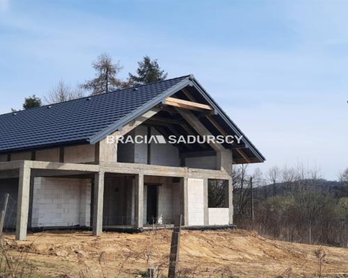 Dom z garażem i pięknym widokiem – Głogoczów