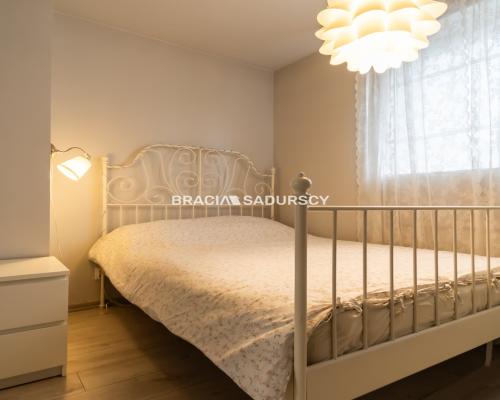 Zapraszam do poznania domu w Bronowicach, funkcjonalny, duży potencjał i możliwości, zabudowa szeregowa, mały ogódek