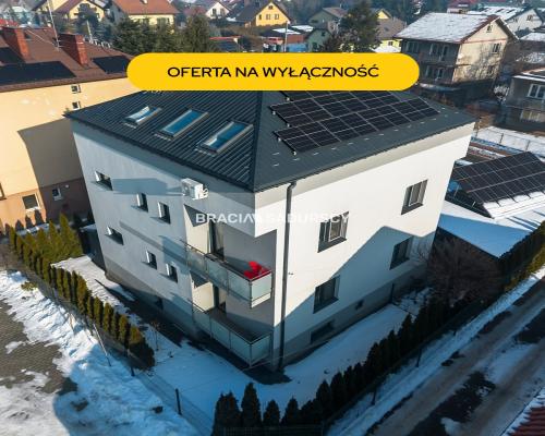 Budynek z 6 niezależnymi apartamentami.