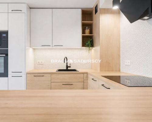 Zielona Oaza Nowoczesny Dom w Stylu Stodoły