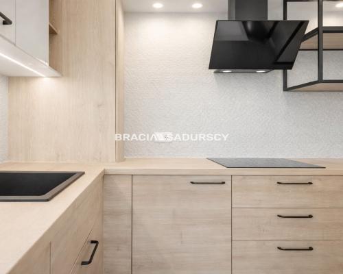 Zielona Oaza Nowoczesny Dom w Stylu Stodoły