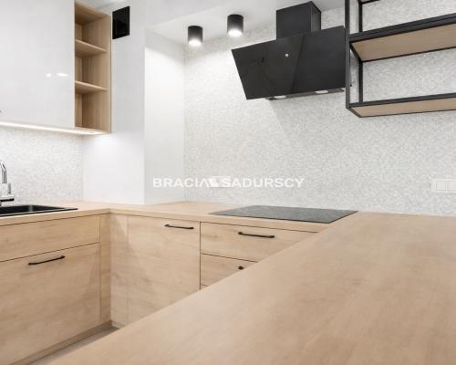 Zielona Oaza Nowoczesny Dom w Stylu Stodoły