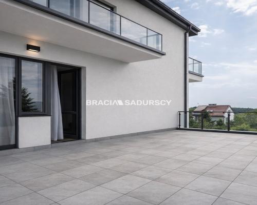 DOM Z OGRODEM W CENIE MIESZKANIE - MOGILANY