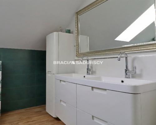 Dom, Kraków, ul Rumiakowa, 165 m 2 , działka 10 a, 1697 tys zł.   Na sprzedaż nowoczesny dom jednorodzinny z 2023 roku