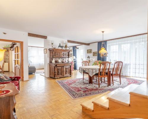 Dom dwurodzinny z potencjałem usługowym - Kraków, Bronowice Małe        LOKALIZACJA:  ul. Olkuska, dzielnica Krowodrza