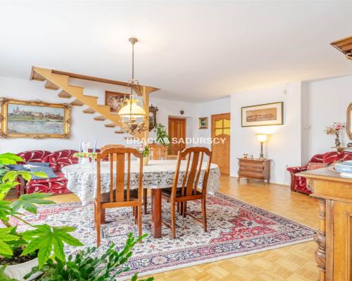 Dom dwurodzinny z potencjałem usługowym - Kraków, Bronowice Małe        LOKALIZACJA:  ul. Olkuska, dzielnica Krowodrza