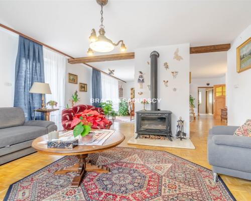 Dom dwurodzinny z potencjałem usługowym - Kraków, Bronowice Małe        LOKALIZACJA:  ul. Olkuska, dzielnica Krowodrza