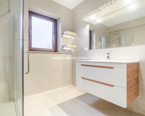 Nowy dom 6pokoi 160m2 działka 7arów Wieliczka