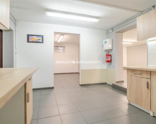 PRZESTRONNY LOKAL W NOWYM BUDOWNICTWIE NA KLINACH