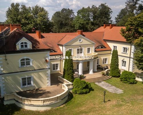 Historyczny Pałac w Radoszewnicy