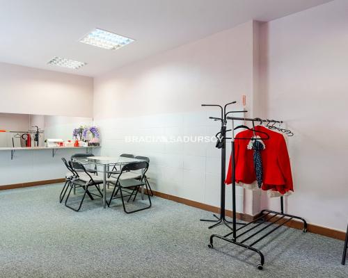 Lokal w zadbanej oficynie / KW - mieszkanie