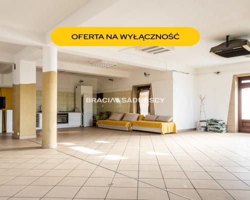 Lokal do wynajęcia w Centrum miejscowości Radziszów.   Mam przyjemność zaoferować Państwu lokal do wynajęcia  o powierz