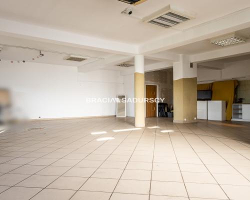 Lokal do wynajęcia w Centrum miejscowości Radziszów.   Mam przyjemność zaoferować Państwu lokal do wynajęcia  o powierz