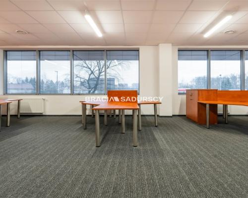 Powierzchnia biurowa z parkingiem - 250m2