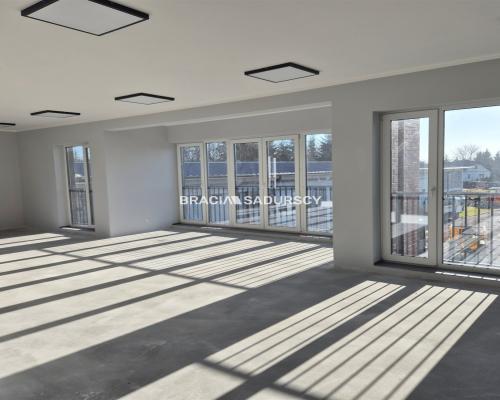 Wolnostojący obiekt biurowy- 300m2!!!