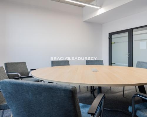 Lokal biurowo-magazynowy, 299m2, winda, dwa piętra