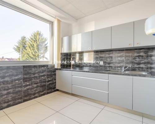 Open space/całe piętro w nowoczesnym biurowcu 1-P