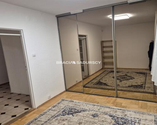 lokal na biuro, 64m2 na parterze,parking+tramwaj