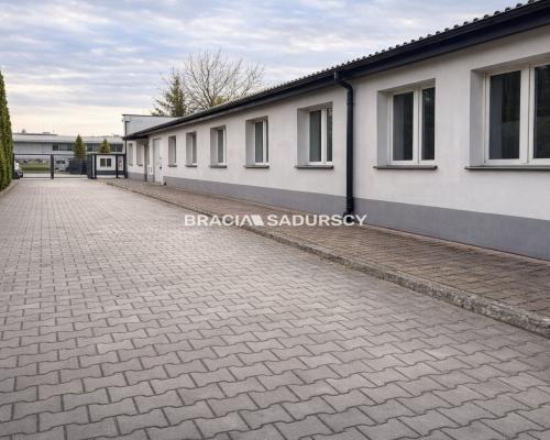 Pomieszczenia magazynowo - biurowe 325m2, Balice