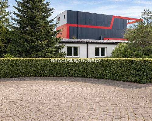 Pomieszczenia magazynowo - biurowe 325m2, Balice