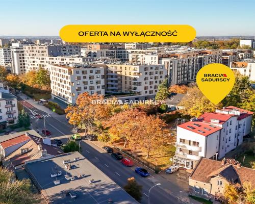 Lokal mieszkalno-usługowy w centrum.