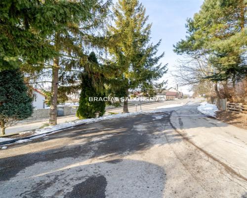 LOKAL USŁUGOWY HANDLOWY MNIKÓW PARKING 82M2