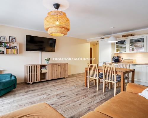 Fajne 3 pok z dużym balkonem - Dębskiego.