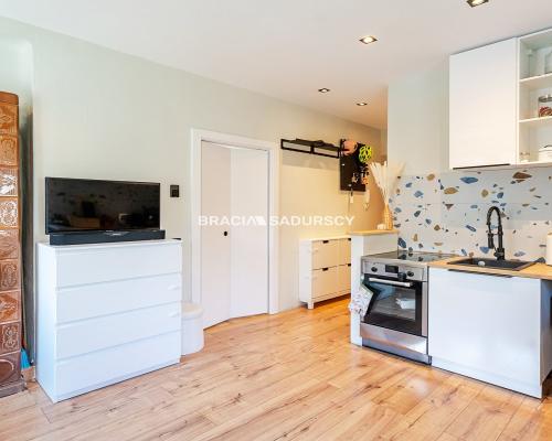 2-pok mieszkanie po generalnym remoncie-Praska