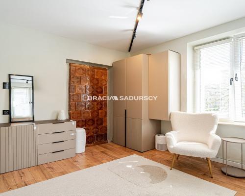 2-pok mieszkanie po generalnym remoncie-Praska