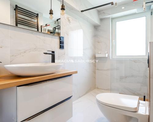 2-pok mieszkanie po generalnym remoncie-Praska