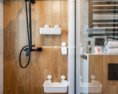 2-pok mieszkanie po generalnym remoncie-Praska