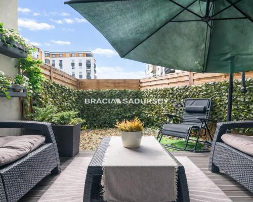 ZADBANE 3-POKOJOWE Z KLIMATYCZNYM OGRÓDKIEM