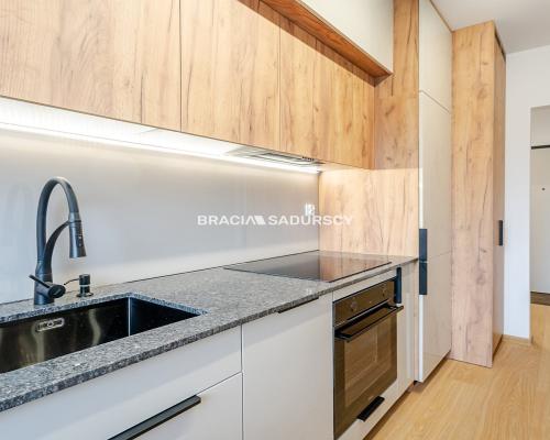 2 POKOJE / OSOBNA KUCHNIA / BALKON - UL. MYŚLIWSKA