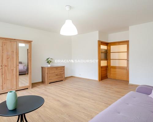 KLIMATYCZNE, ZADBANE 3-POKOJOWE Z BALKONEM