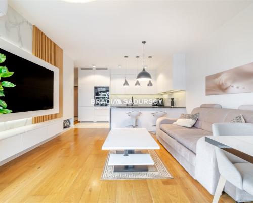 3-pok/Grzegórzki/9piętro/garaż/kom.lok/wysoki stan