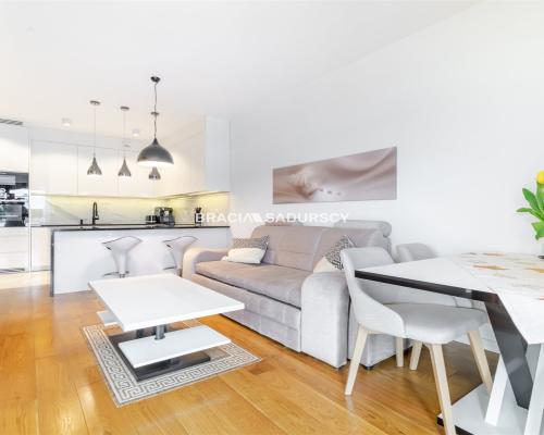 3-pok/Grzegórzki/9piętro/garaż/kom.lok/wysoki stan